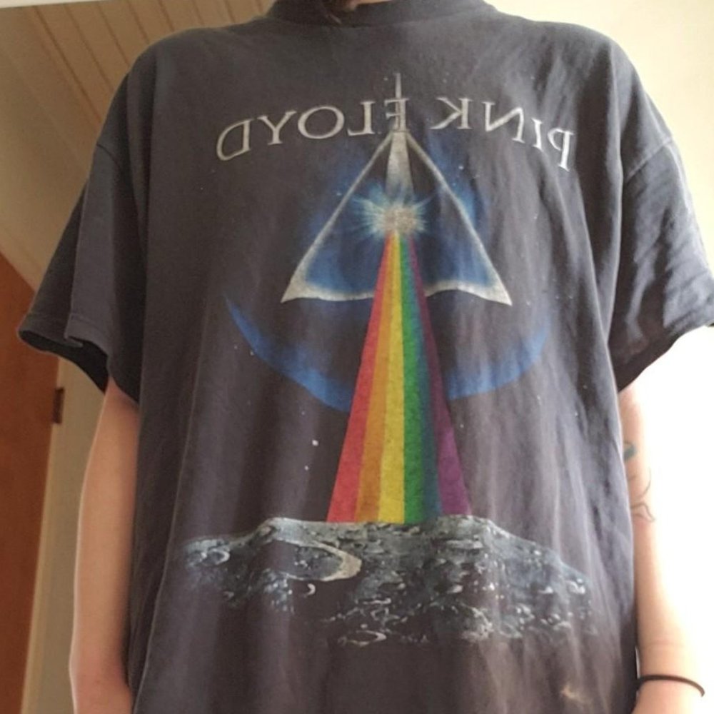 Size XL XL Vintage Pink Floyd Shirt Very old, but in good condition.